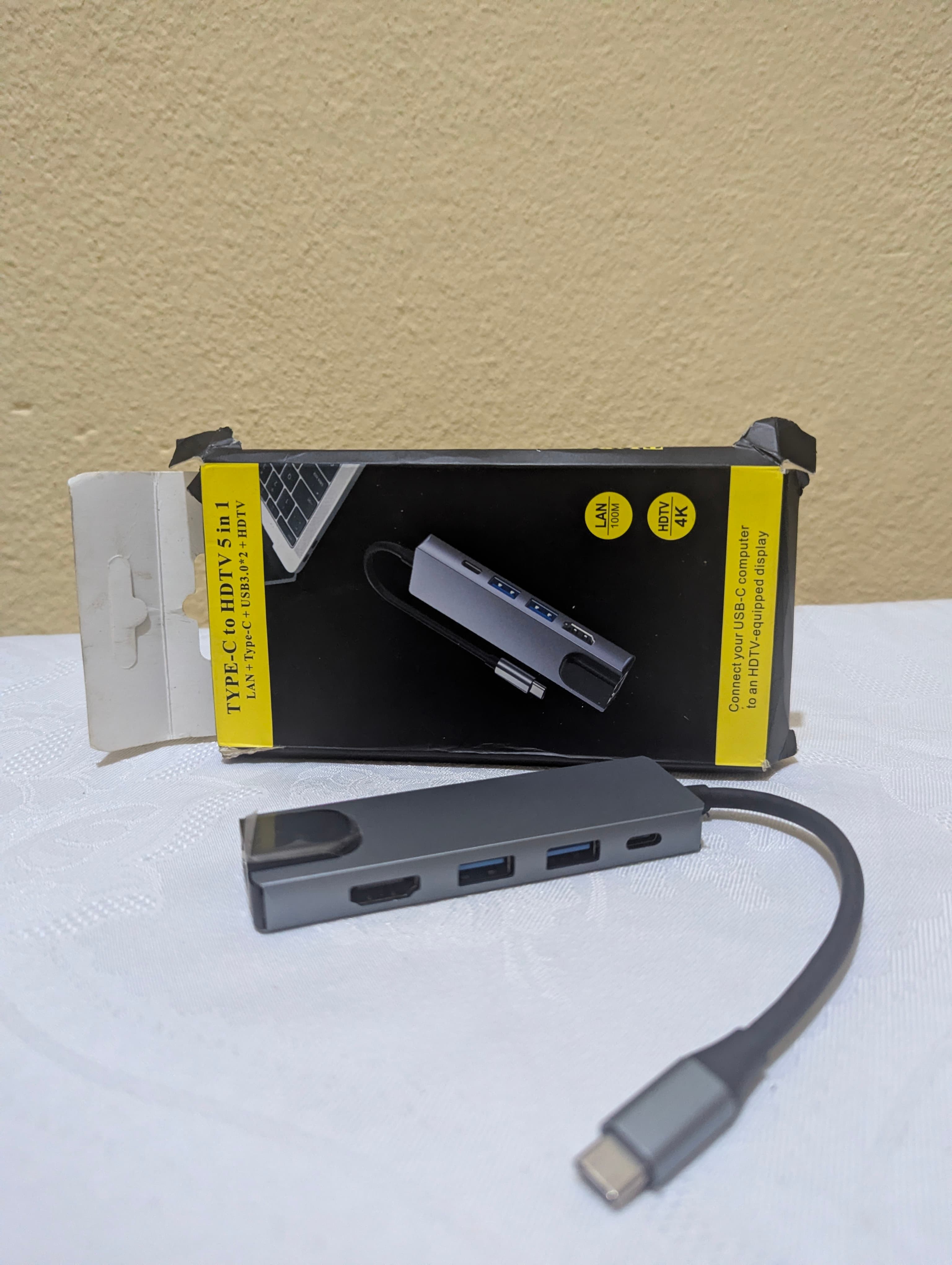 Adaptateur Hub USB-C 5-en-1 avec HDMI 4K, Ethernet RJ45 100M, 2x USB 3.0 et Type-C